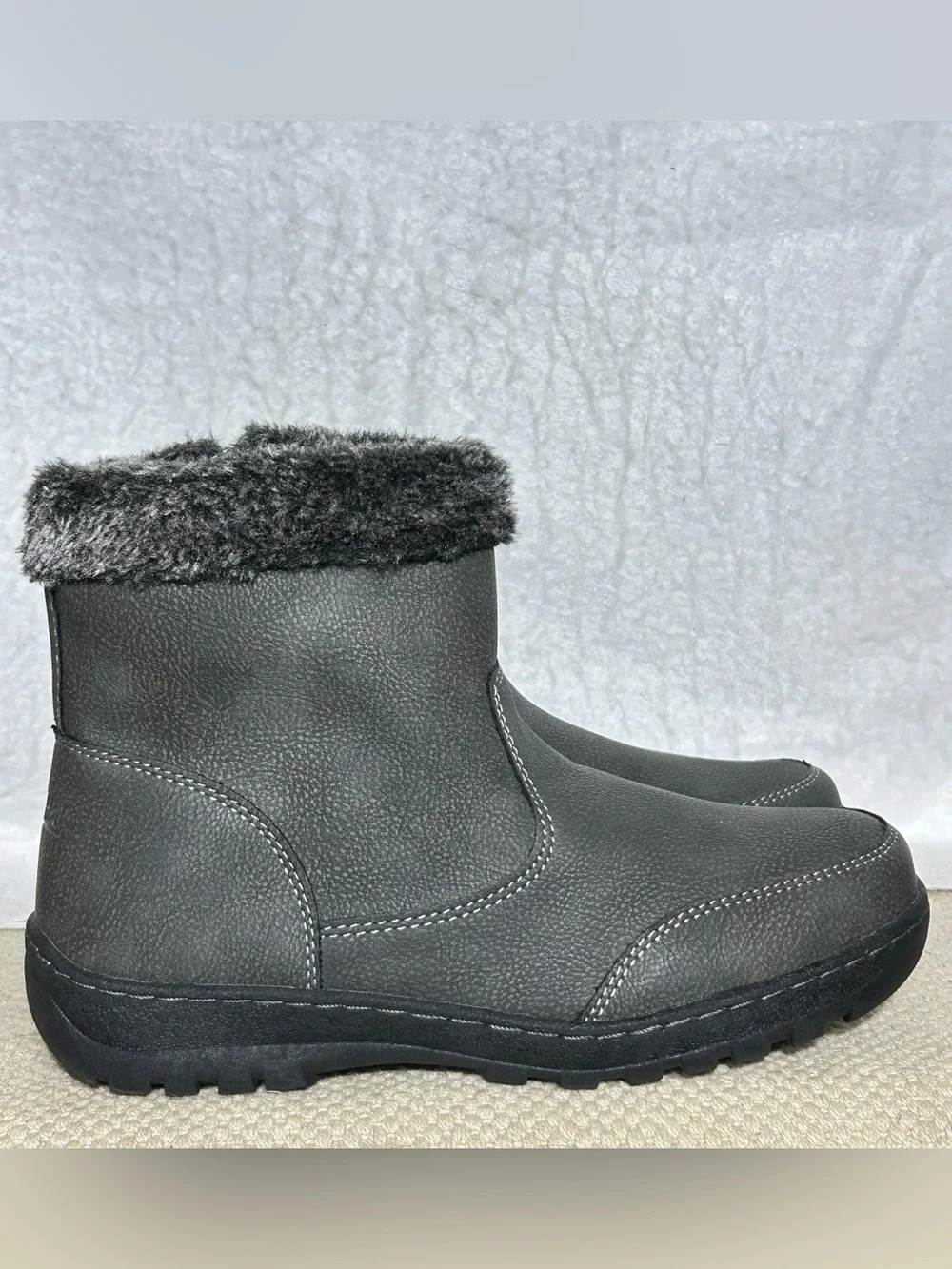 Khombu Womens Grey Addison Faux Fur Side Zip Water Repellant Booties Boots SZ 9